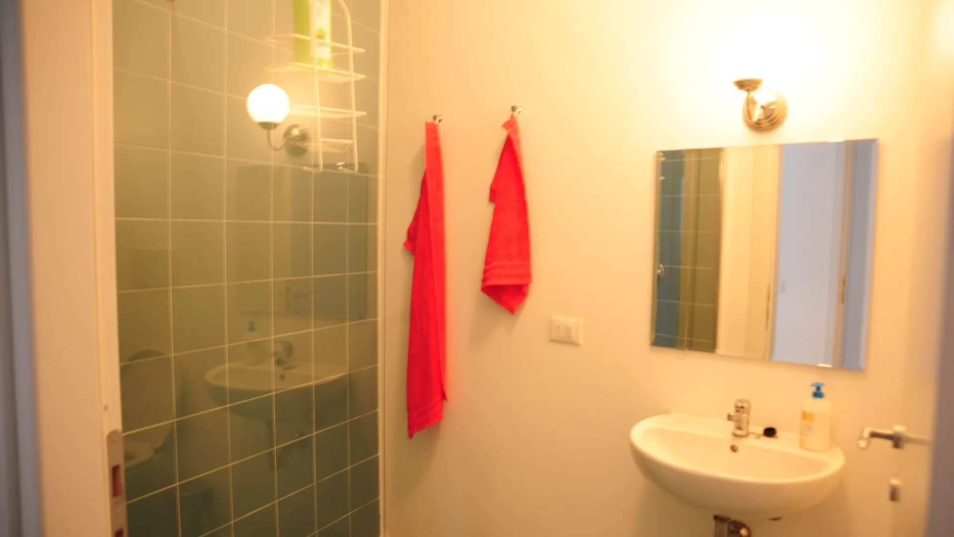 Hostel Gogol'Ostello & Caffe Letterario Milan Italy